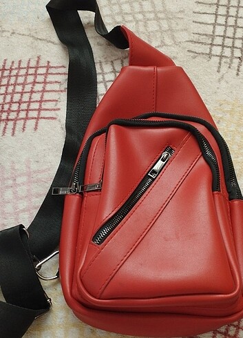 Diğer Kırmızı yan+sırt çantası