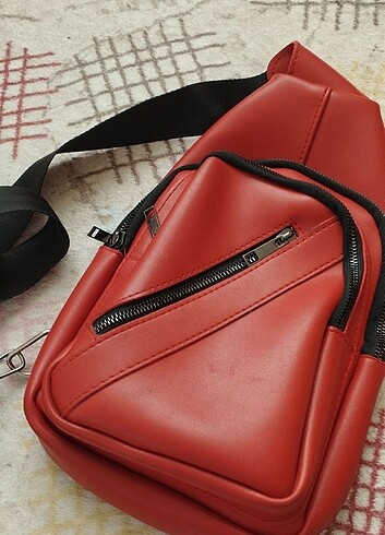  Beden Kırmızı yan+sırt çantası