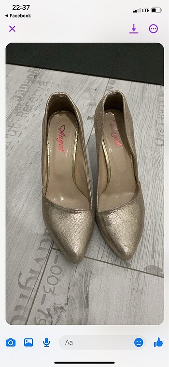 Gold stiletto