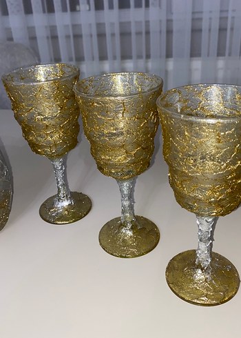 Gümüş ve Altın Renkli Dekoratif Kadehler ve vazo - Görsel 4
