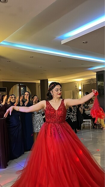 Kırmızı abiye