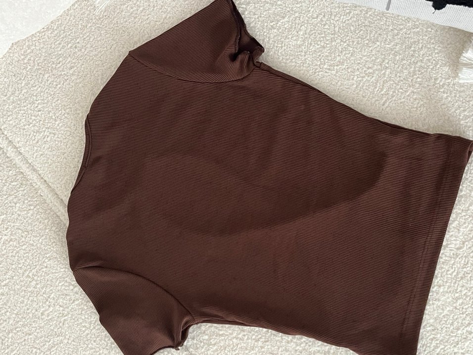 Dekolteli Kahverengi Crop Top - Görsel 3