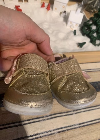 Kız Çocuk Parlak Altın Spor Ayakkabı - Görsel 3