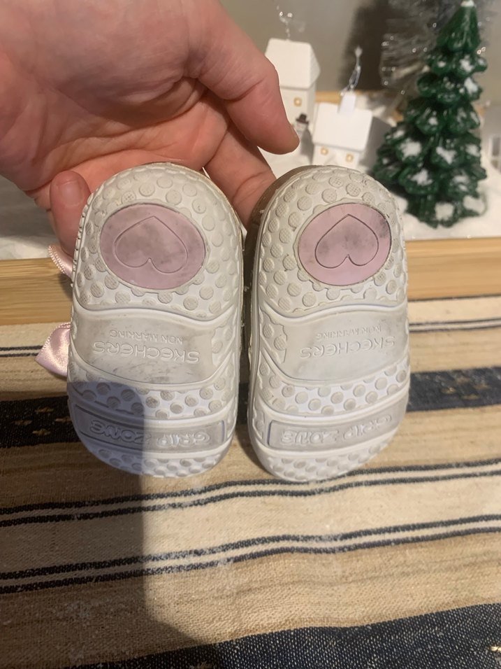 Kız Çocuk Parlak Altın Spor Ayakkabı - Görsel 4