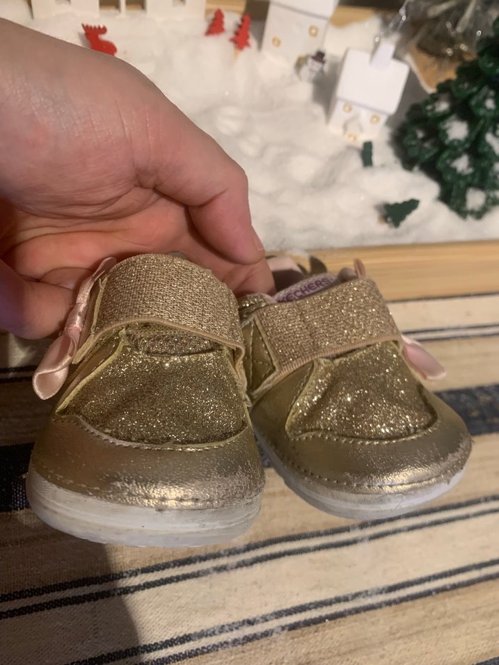 Kız Çocuk Parlak Altın Spor Ayakkabı - Görsel 3