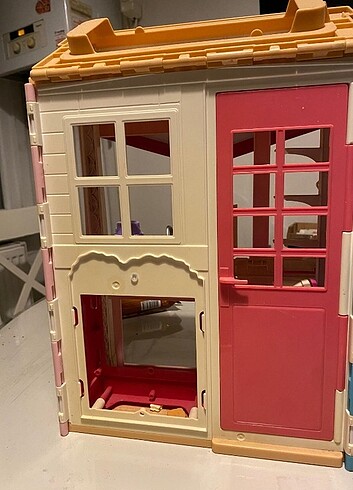 Beden Renk Barbie evi ve karavanı