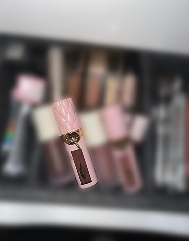 Beden Charlotte Tilbury Big Lip Plumpgasm