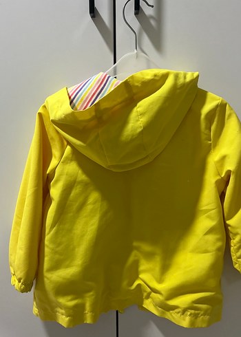 Kız Çocuk Sarı Düğmeli Yağmurluk - Görsel 3