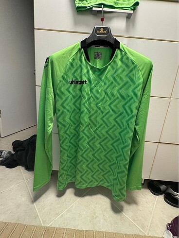 l Beden Uhlsport kaleci formasi