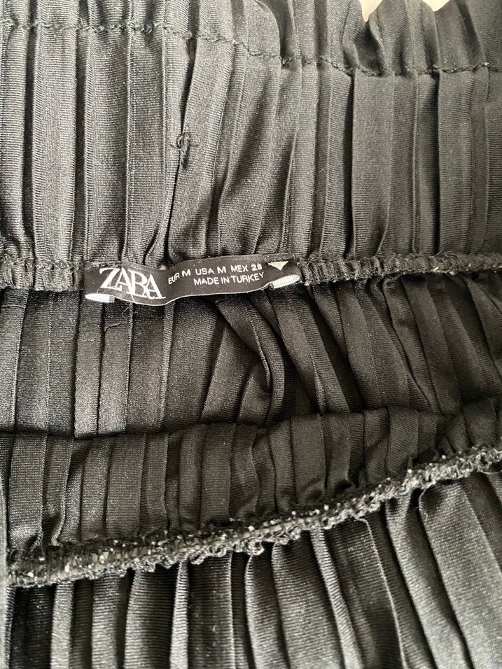 Siyah Pilili Mini Etek - Görsel 3