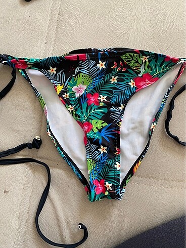 Diğer Bikini altı