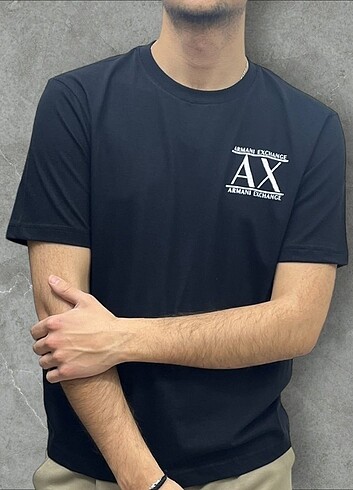 Armani göğüs baskılı tişört 