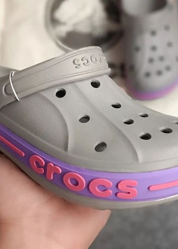 Mor Detaylı Gri Kadın Crocs Terlik