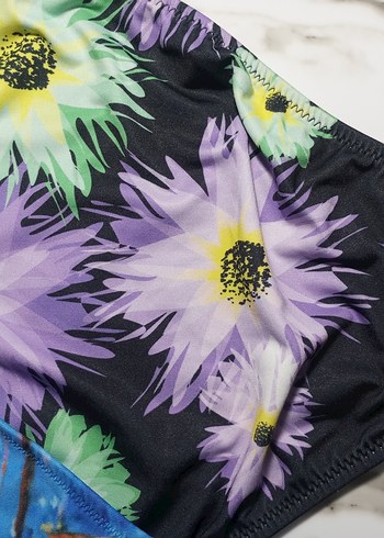 Çiçek Desenli ve Çok Renkli Bikini Altları - Görsel 8