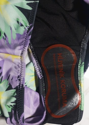 Çiçek Desenli ve Çok Renkli Bikini Altları - Görsel 3