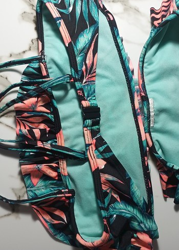 Renkli Baskılı Fırfırlı Bohem Bikini - Görsel 4