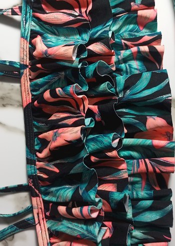 Renkli Baskılı Fırfırlı Bohem Bikini - Görsel 9