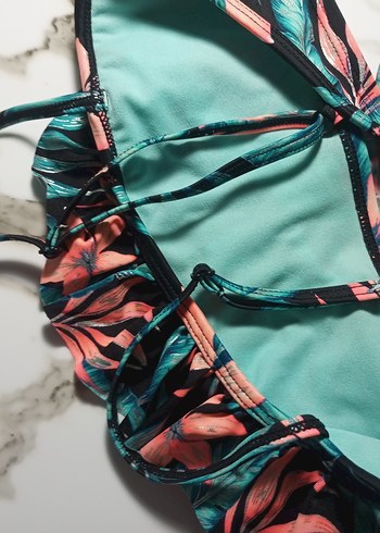 Renkli Baskılı Fırfırlı Bohem Bikini - Görsel 8