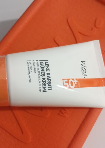 Wou Leke Karşıtı Güneş Kremi SPF 50+ silikon çanta - Görsel 6