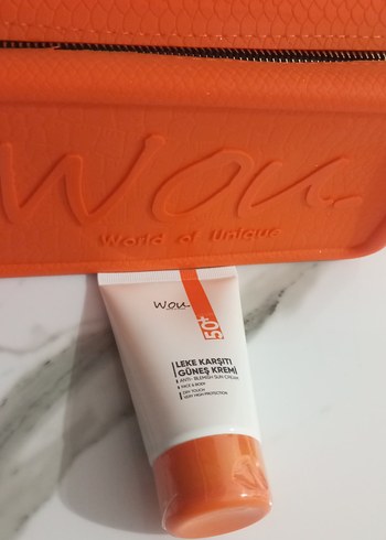 Wou Leke Karşıtı Güneş Kremi SPF 50+ silikon çanta - Görsel 8