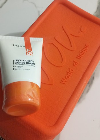 Wou Leke Karşıtı Güneş Kremi SPF 50+ silikon çanta - Görsel 5