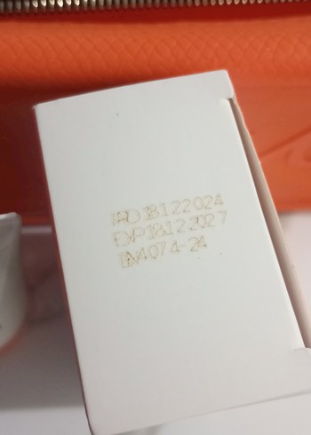 Wou Leke Karşıtı Güneş Kremi SPF 50+ silikon çanta - Görsel 4