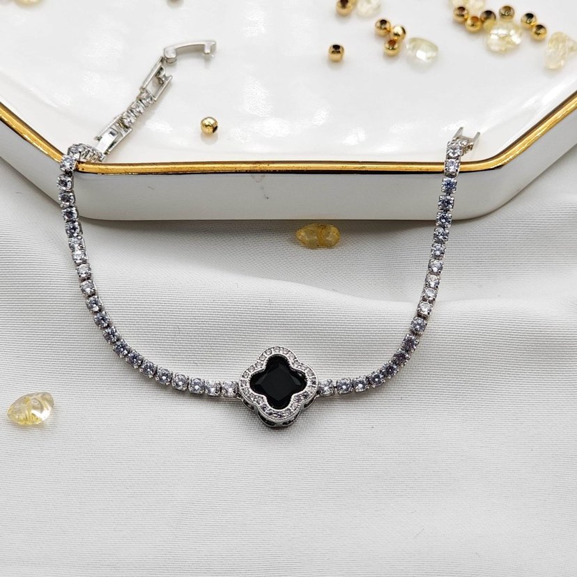 Mavi Çiçek Desenli Zincir Detaylı Kadın Bileklik - Görsel 2