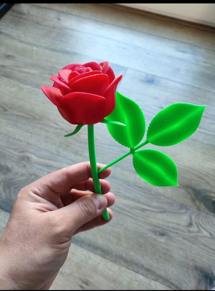 Kırmızı Yapay Gül Figürü - Görsel 3