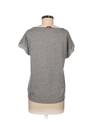 38 Beden LC Waikiki T-shirt %70 İndirimli.