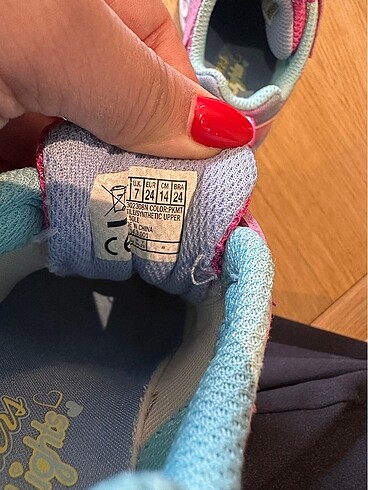 24 Beden pembe Renk Skechers isikli ayakkabi