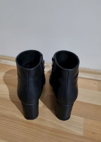 40 Beden Siyah Kadın Botu