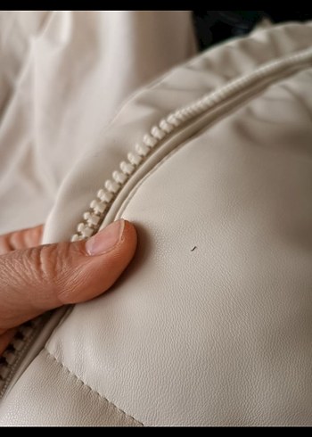 Kadın Beyaz Şişme Kısa Mont - Görsel 4