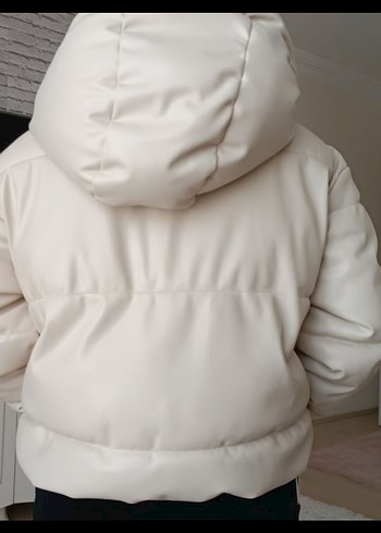 Kadın Beyaz Şişme Kısa Mont - Görsel 5