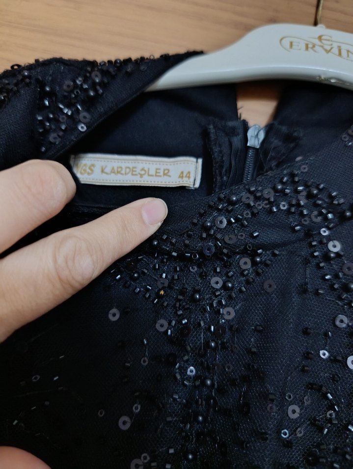 Uzun Siyah Boncuk İşlemeli Kadın Abiye Elbise - Görsel 4