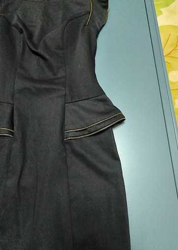 Siyah Kemerli Midi Straplez Elbise - Görsel 4
