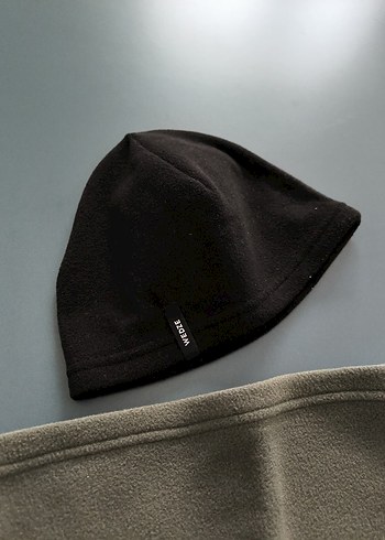 Gri Polar Boyunluk ve Siyah Bere Seti - Görsel 3