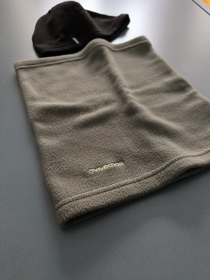 Gri Polar Boyunluk ve Siyah Bere Seti - Görsel 4