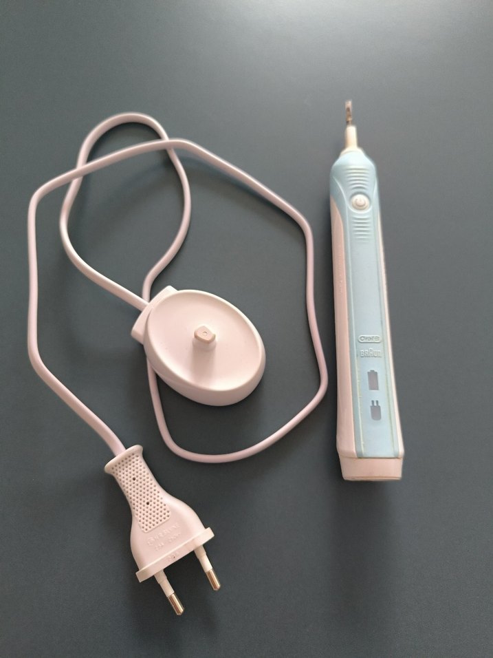 Beyaz Pastel Renkli Elektrikli Diş Fırçası - Görsel 2