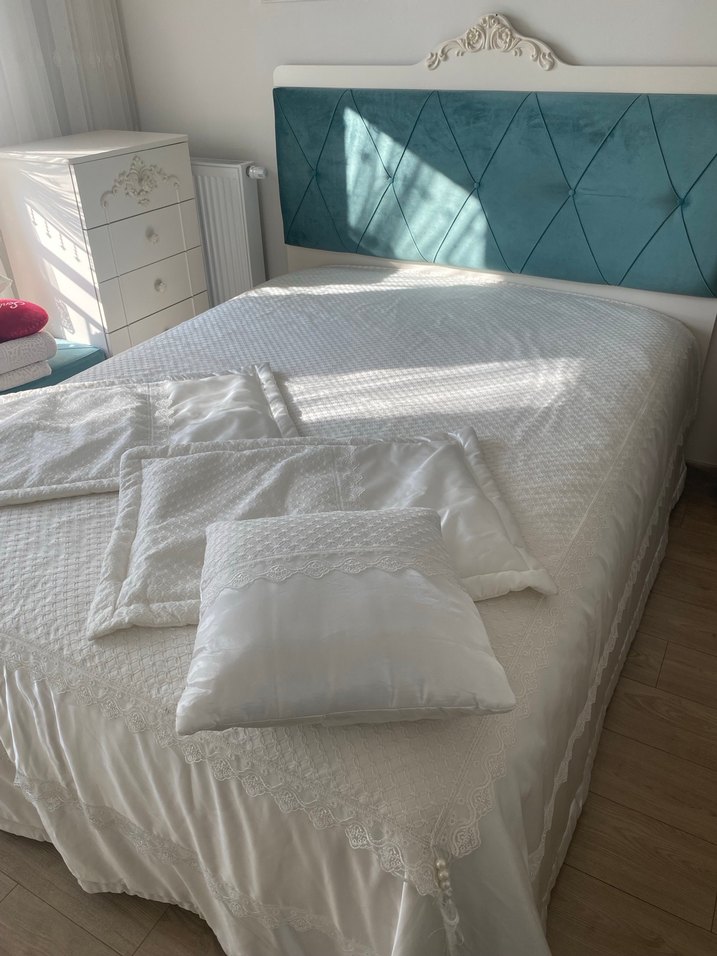 Beyaz çift kişilik Yatak Örtüsü - Görsel 2