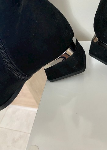 Siyah Süet Çizme - Görsel 3