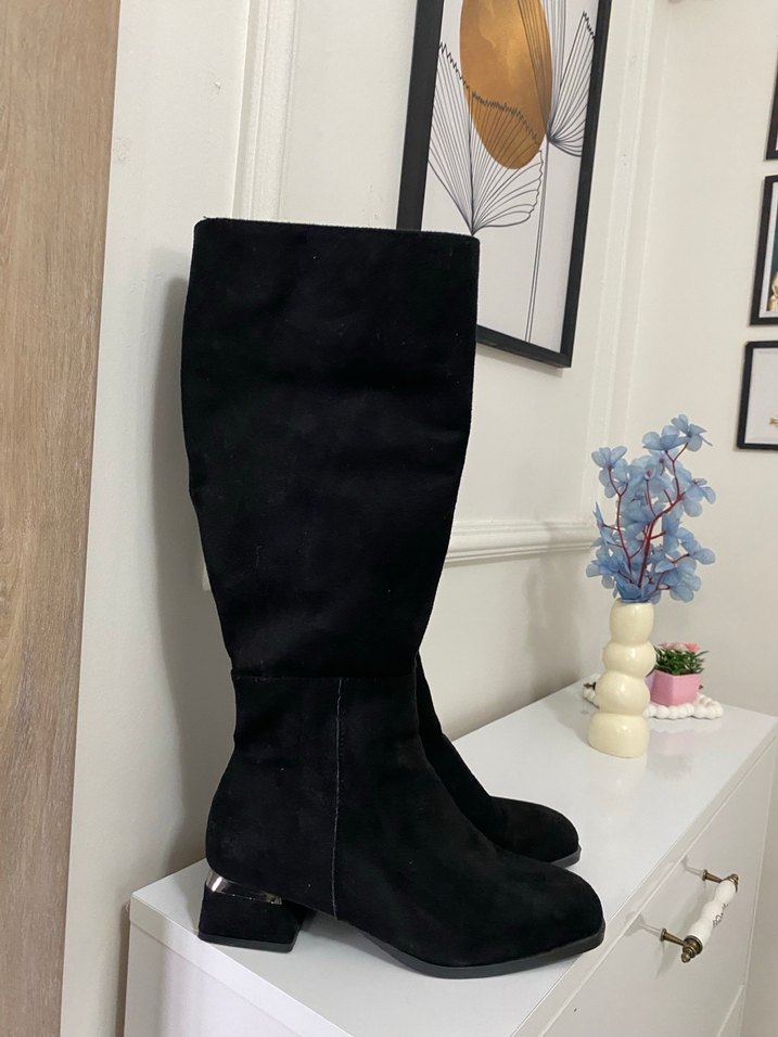 Siyah Süet Çizme - Görsel 2