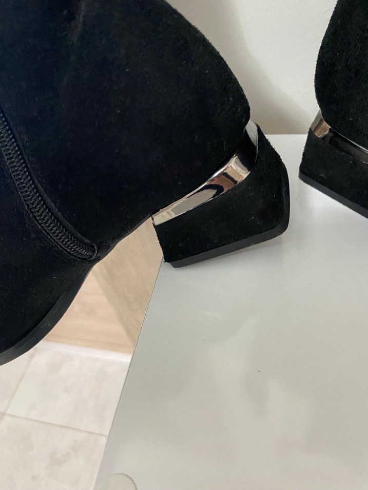Siyah Süet Çizme - Görsel 3