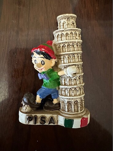 Italya pisa kulesi ve pinokyo magnet
