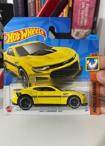 CAMARO ZLT SARI HOT WHELS 