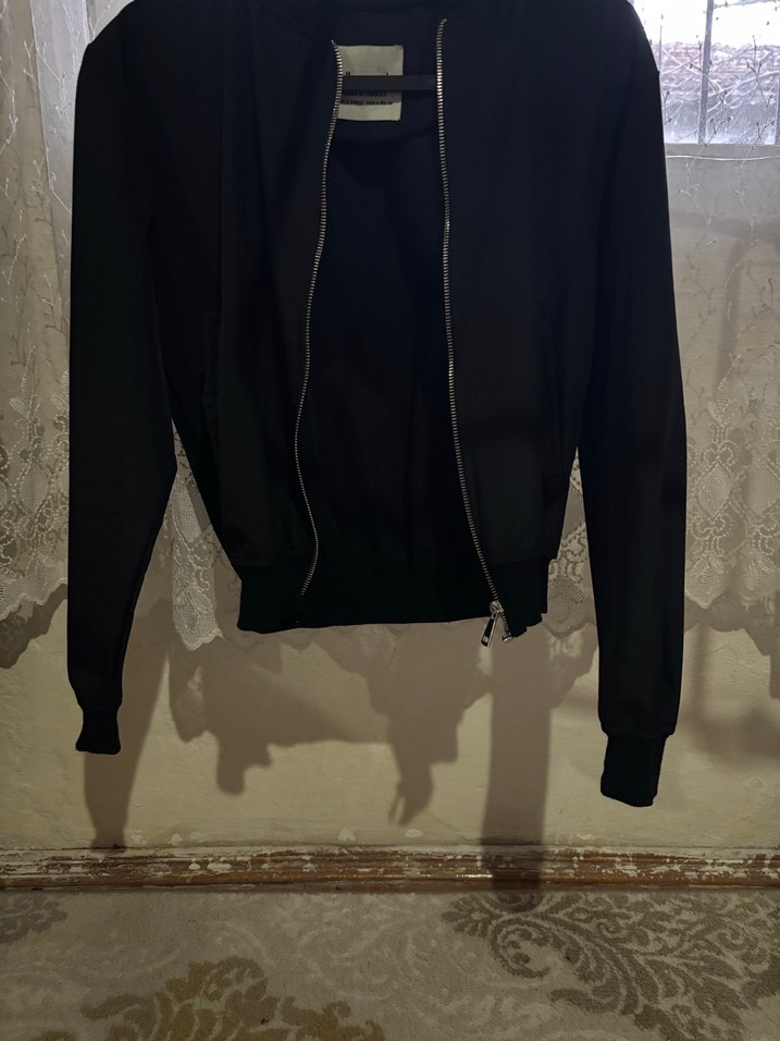 Dik Yaka Siyah Fermuarlı Kadın Ceket - Görsel 2