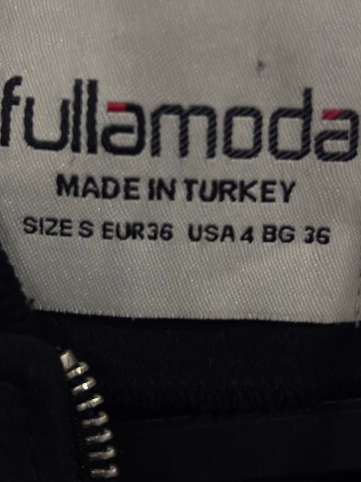 Dik Yaka Siyah Fermuarlı Kadın Ceket - Görsel 3