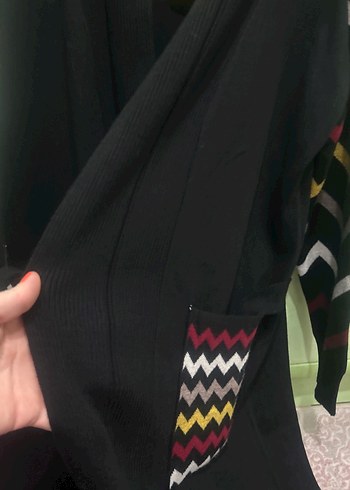 Uzun Siyah Desenli Kadın Hırka - Görsel 4