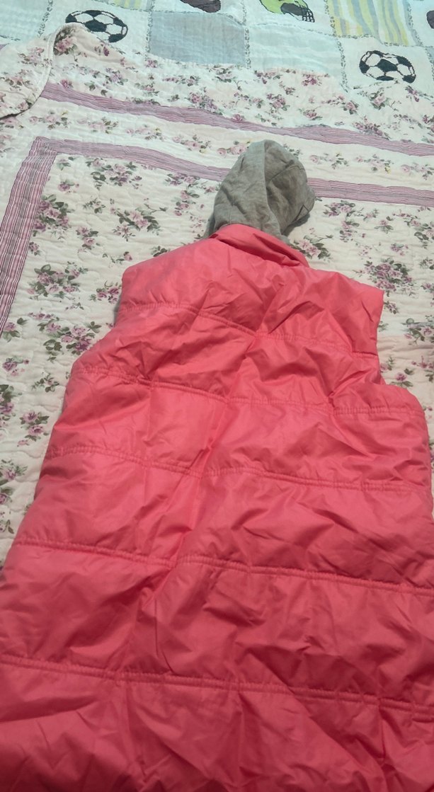 Kız Çocuk Pembe Kapüşonlu Fermuarlı Yelek - Görsel 3