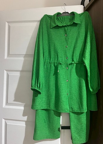 Düğmeli Yeşil Keten Uzun Kadın Takım - Görsel 2