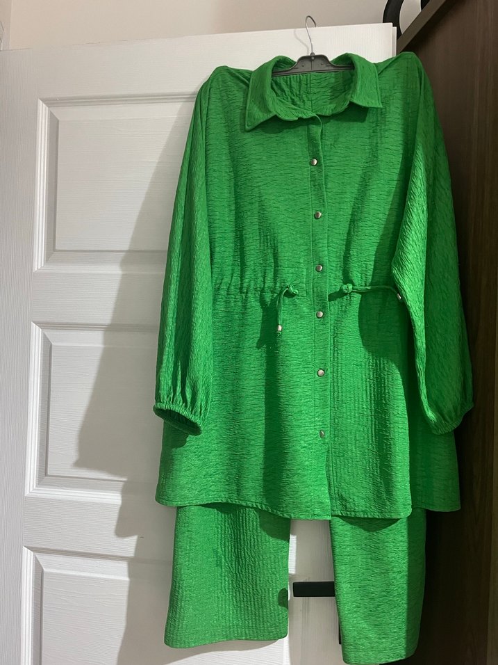 Düğmeli Yeşil Keten Uzun Kadın Takım - Görsel 2